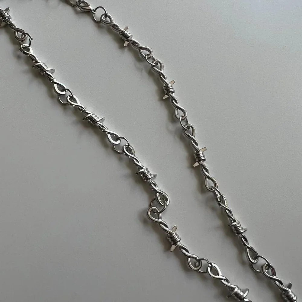 Y2K 2000s vintage retro style barbwire thorn emo chain necklace
